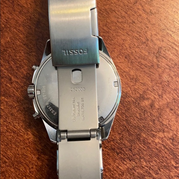 Watch - Picture 2 of 3